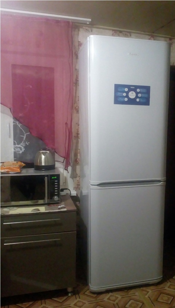 Уже привезенный,распакованный и установленный холодильник  