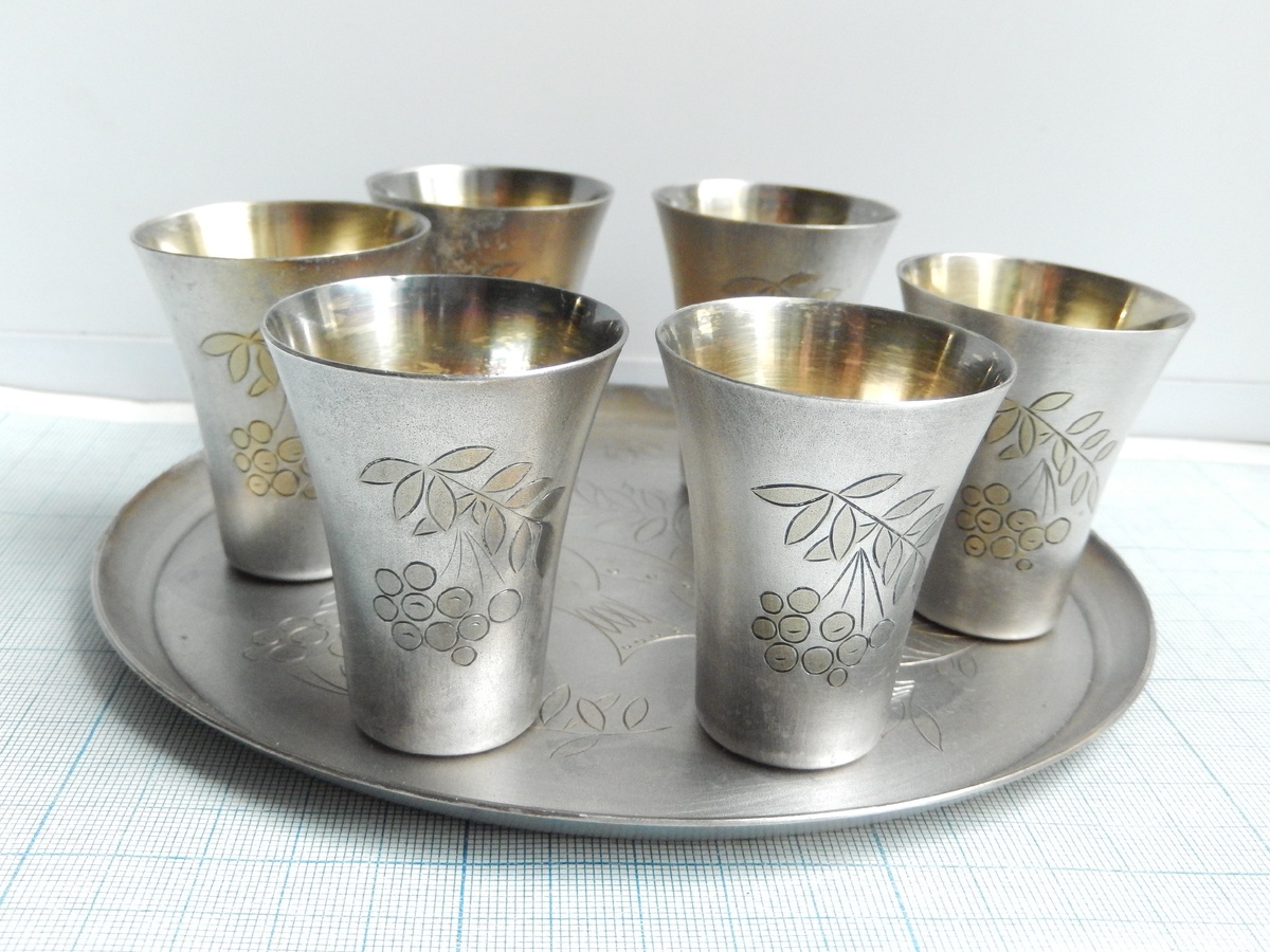 Листайте вправо