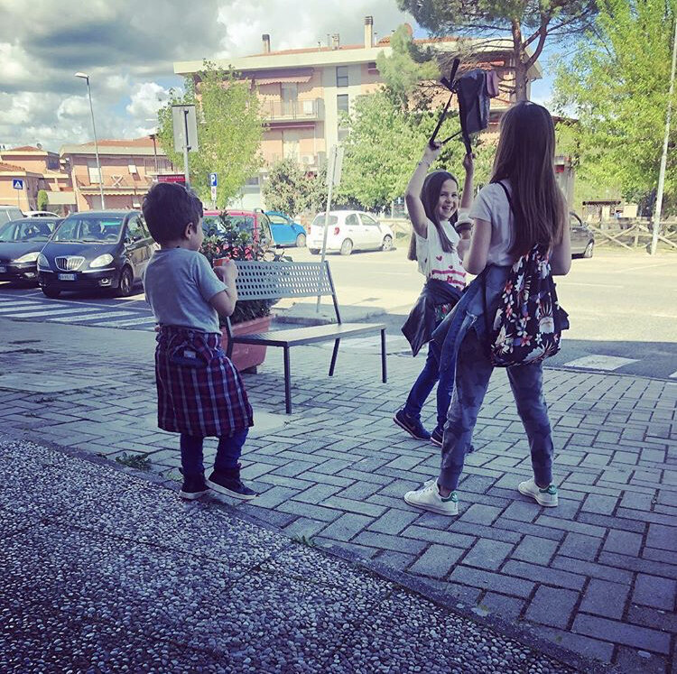 Дети: "Ура! Свобода!"