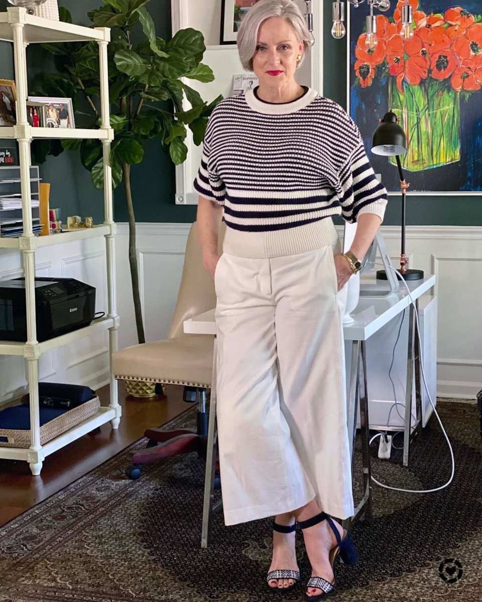 Правильные брюки должны иметь две длины: или закрывать середину каблука или открывать щиколотку