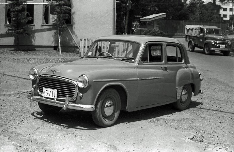 1953-й год. Isuzu-Hillman Minx. Первый близнец марки. Как понятно из названия через дефис являлся официальной лицензионной копией.