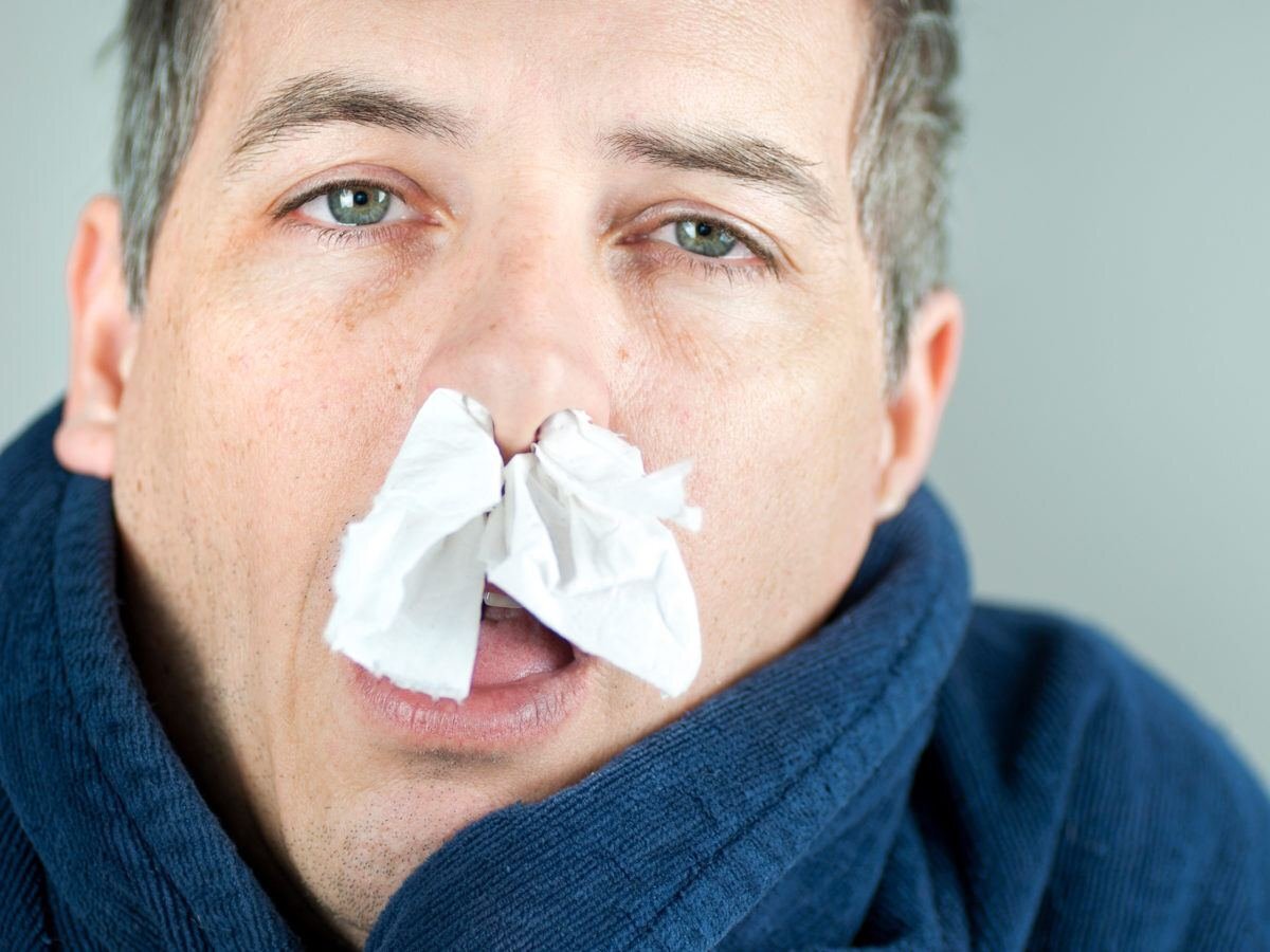 Иногда насморк мешает так, что, кажется, жизнь проходит мимо, но желания покончить со всем этим раз и навсегда пока не появлялось