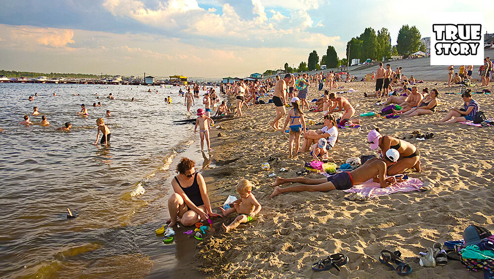 Как выглядит официальный, но еще закрытый пляж в Волгограде. Посмотрели сколько людей купаются в Волге в районе Тулака (отзыв)