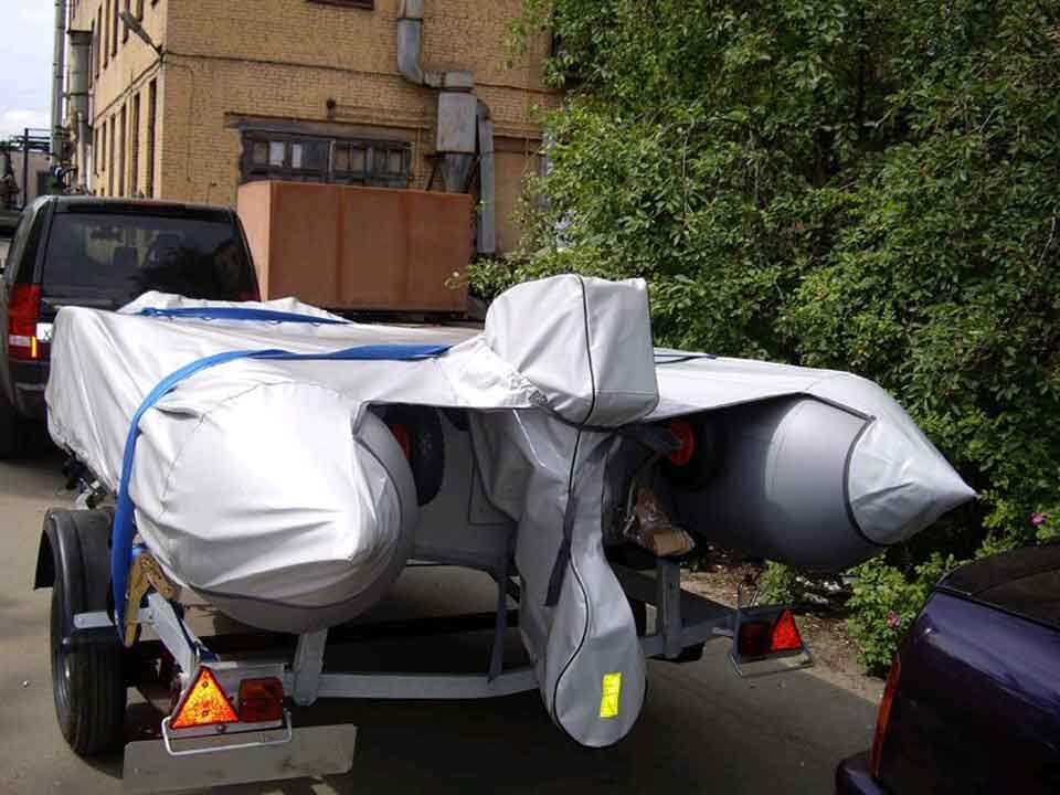 Лодка пвх с мотором на транце прицеп. Упор для лодки на прицепе. Транспортировка лодочного мотора на транце лодки пвх. Стояночный тент для лодки кайман 400. Перевозка мотора на транце.