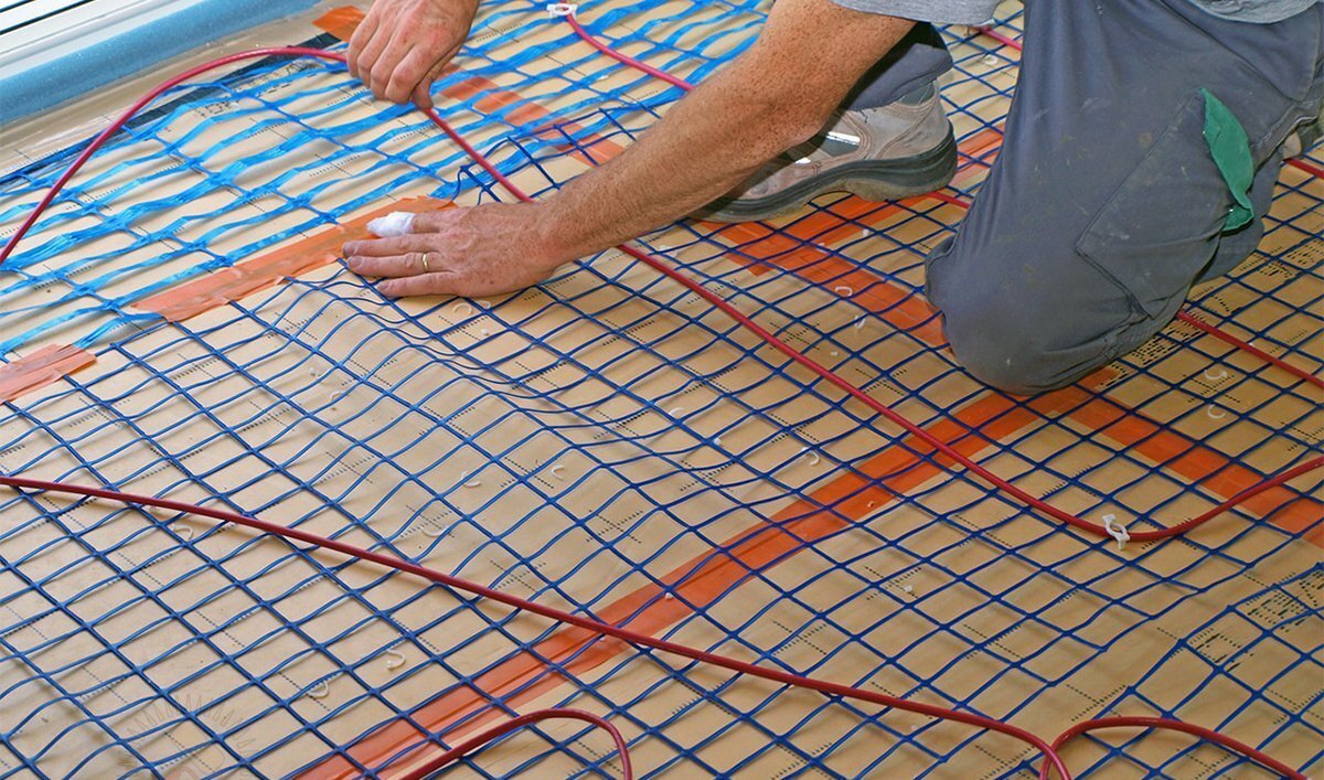 Виды типы электрического теплого пола. Кабельный теплый пол под плитку теплолюкс 10 м2. Теплый пол бывает. Теплый пол бывает. Теплый электро пол в квартире.