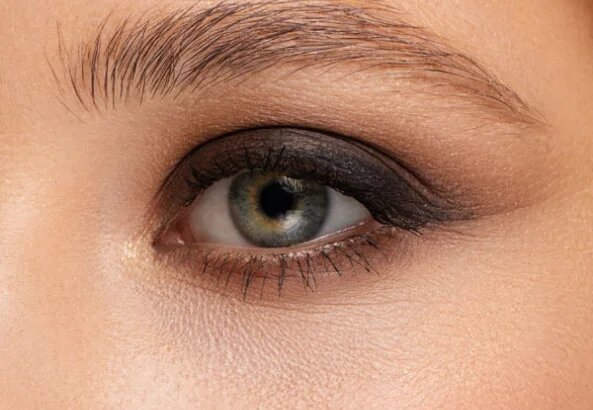Идеальны стрелки легко создать с карандашом OK BEAUTY Color Salute