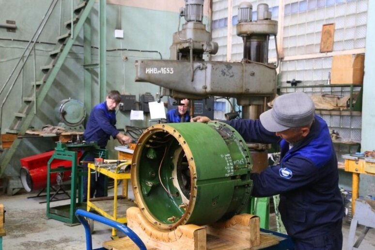 Машиностроительный завод им. С. М. Кирова – один из выставленных на торги объектов, находящихся в государственной собственности. Стартовая ценаза 51% акций предприятия – 4,285 млрд тенге. Участники имеют возможность повысить свои ценовые предложения на аукционе по английскому методу торгов