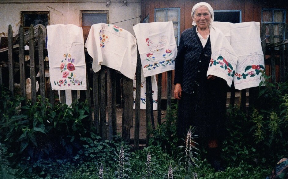 Жительница с. Себино Краснова К. С. Фотография выполнена в ходе этнографической экспедиции музея-заповедника 1998–1999 гг.