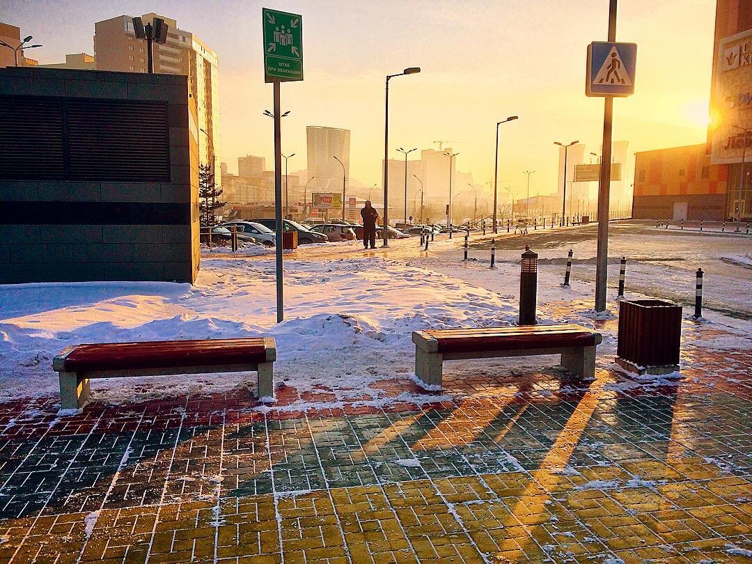 Самый быстрорастущий город мира Новосибирск – третий в России по численности населения, самый быстрорастущий в мире город-миллионник, в котором проживают представители свыше двух десятков национальностей. Наряду с православными храмами и церквями в городе есть мечети, католический собор, синагога, буддистский храм, другие религиозные сооружения и центры. 

