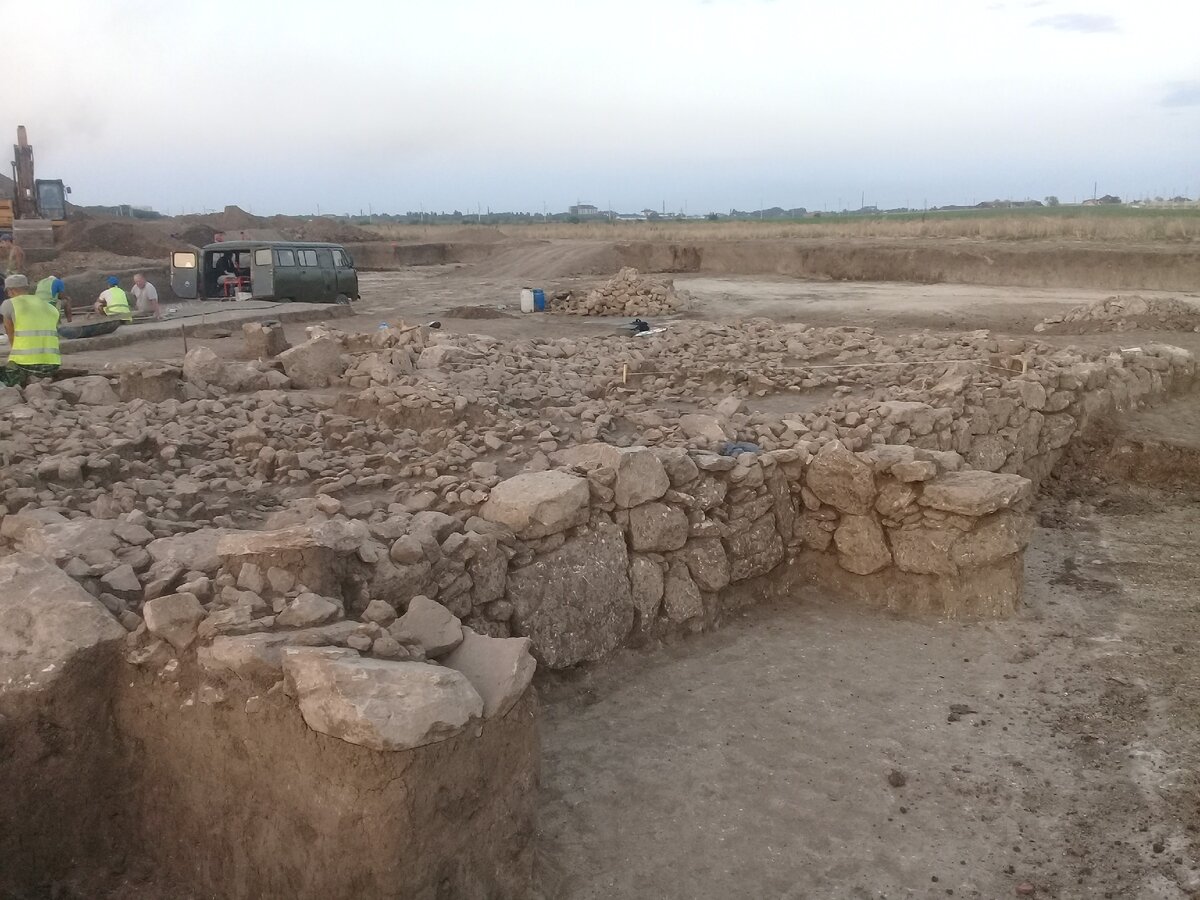 Фундамент усадьбы 3 век до нашей эры