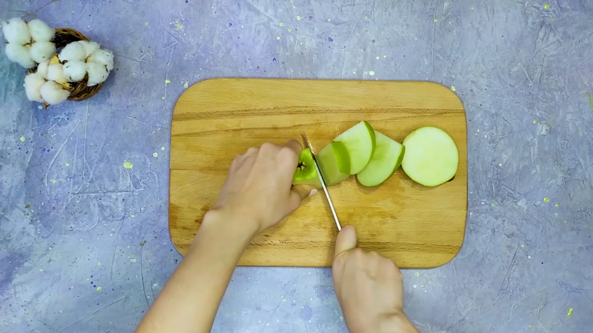 Салат с сельдереем, яблоком и курицей 🥬⁣⁣ | Пробуем эту вкуснятину | Дзен