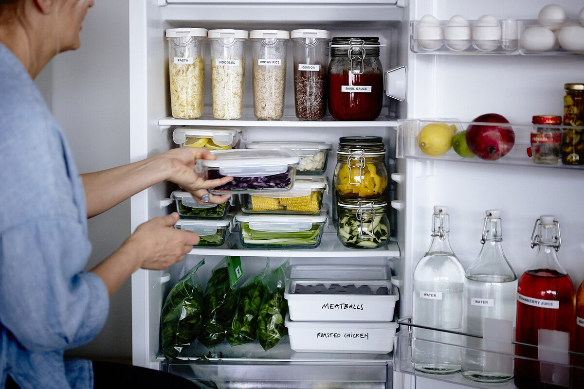 ТОП-5 умных гаджетов и приспособлений для хранения продуктов в холодильнике