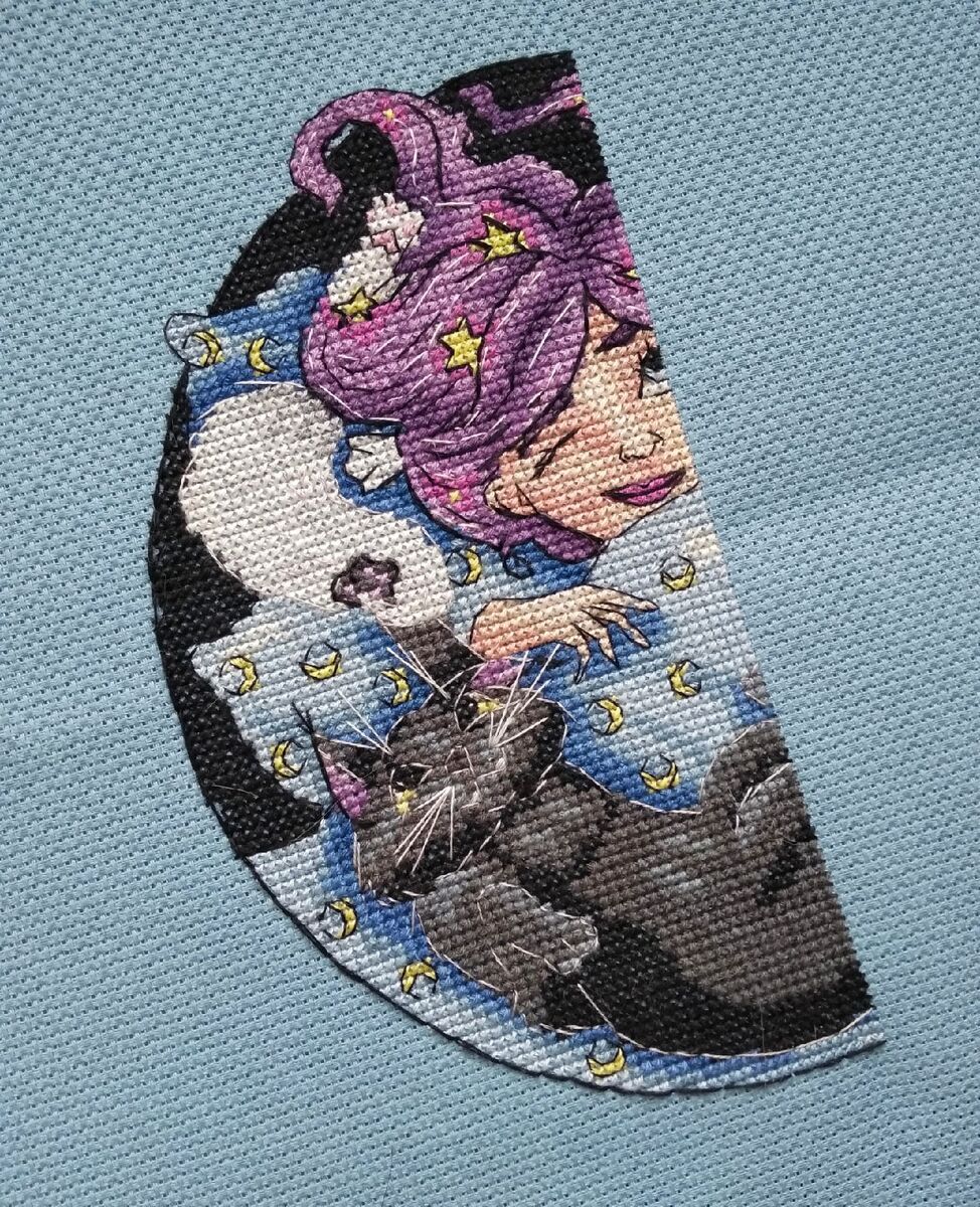 Инь и янь. Вышивальный процесс. Личное фото автора.