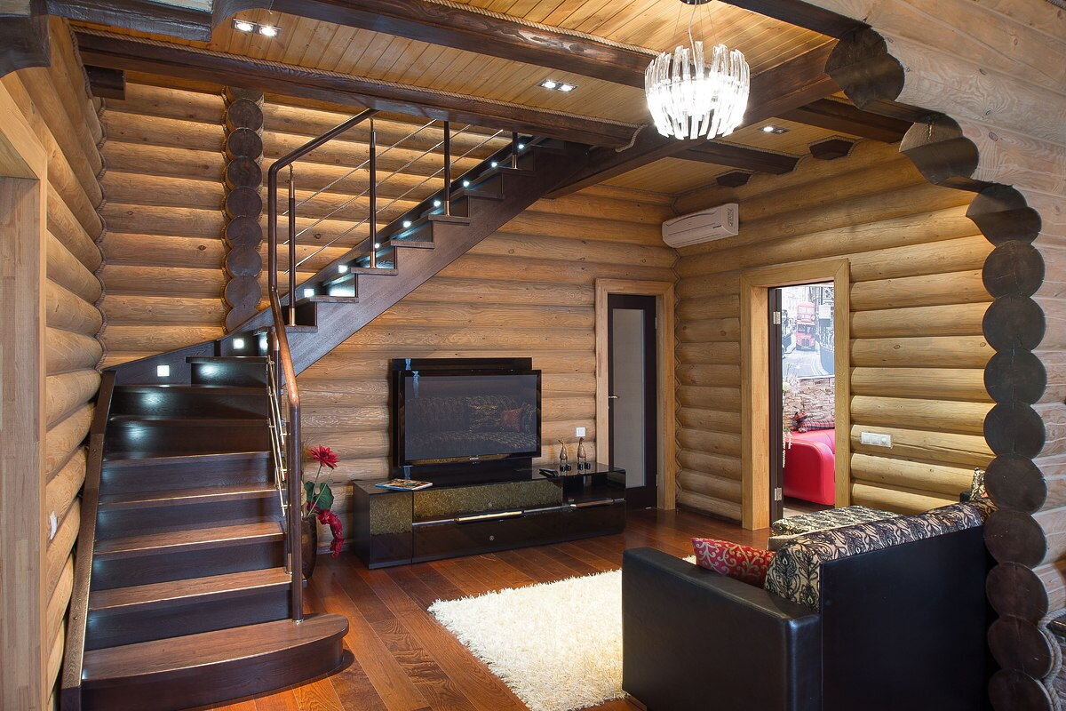 Вариант осветительных приборов для лестницы из дерева