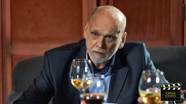 В роли авторитетного бизнесмена. Кадр из сериала «Старые кадры» (2020)