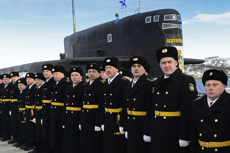 Служил на подводной лодке. Офицеры подводники ВМФ РФ. Подводники Северного флота Гаджиево. Форма подводников ВМФ РФ. Северный флот командир подводной лодки