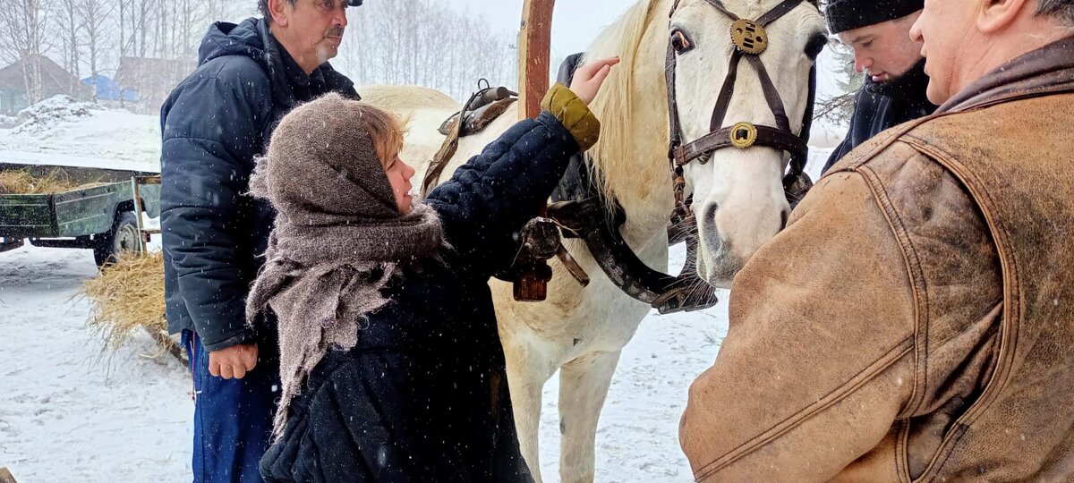 Ну как такого красавца не потрогать?