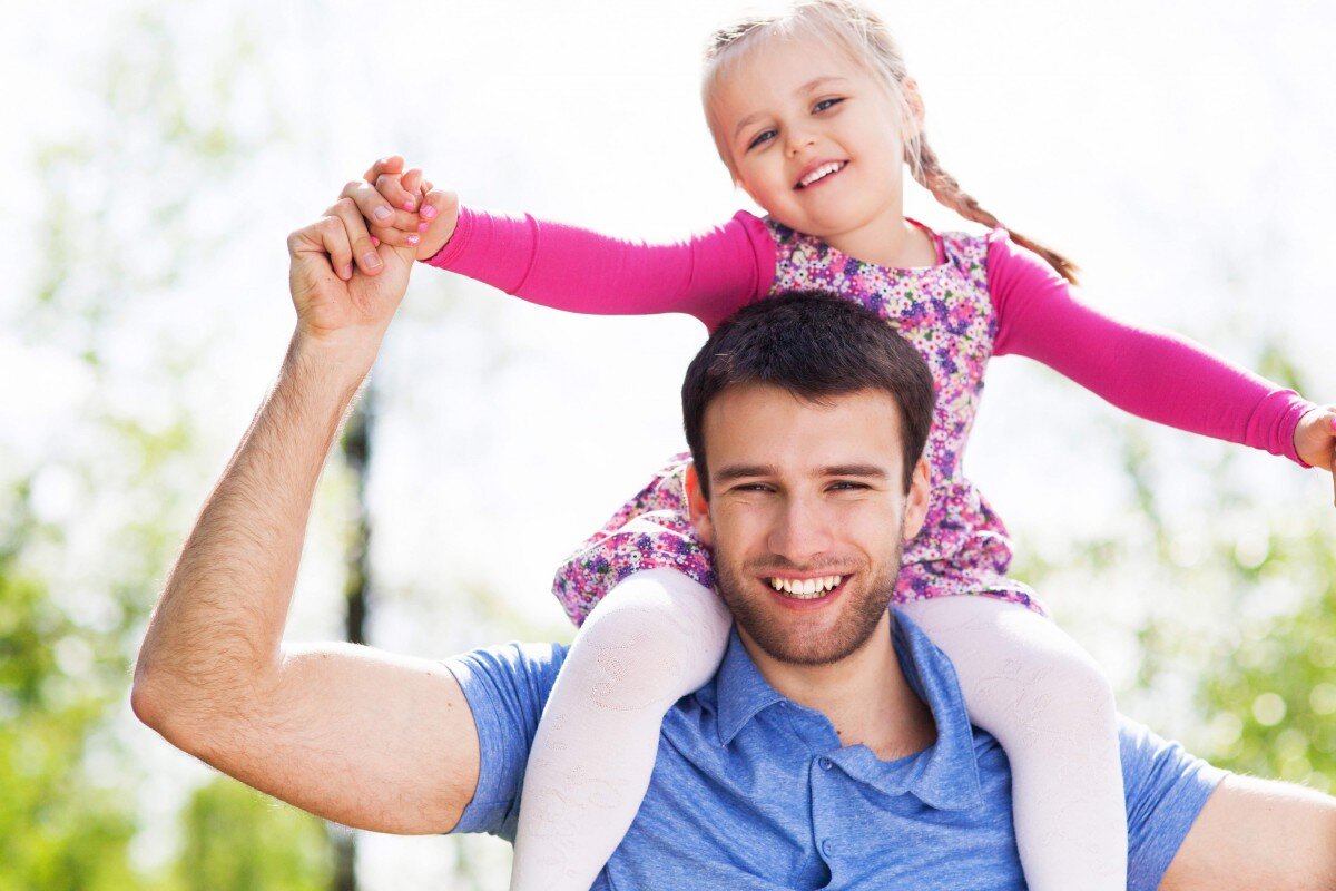 Dad and daughter. Отец и дочь. Девочки с папами. Счастливые отец и дочь.