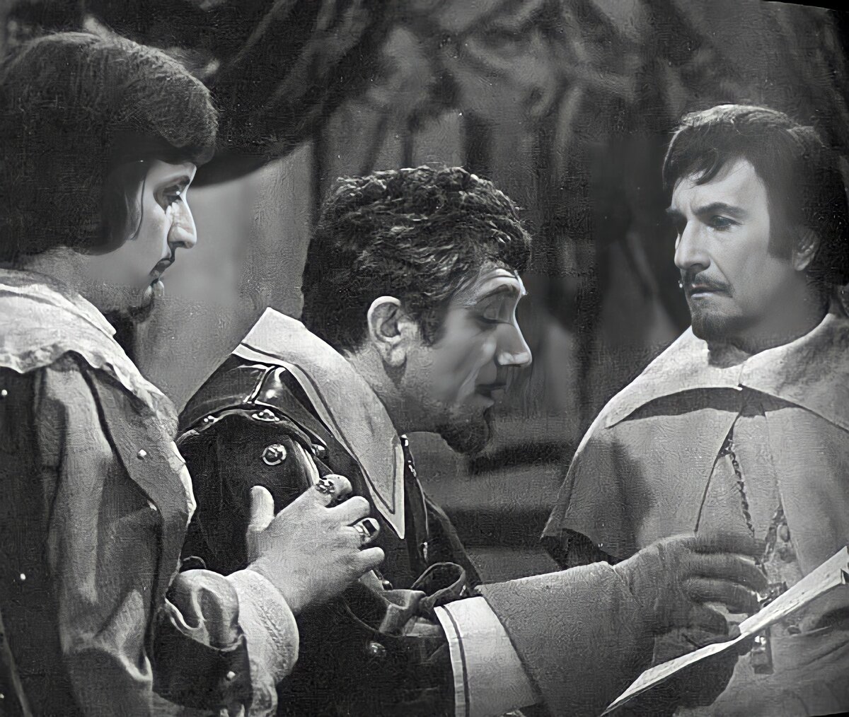 Давно больше двадцати лет. Телеспектакль три мушкетера 1971. Двадцать лет спустя телеспектакль 1971. Двадцать лет спустя (телеспектакль).