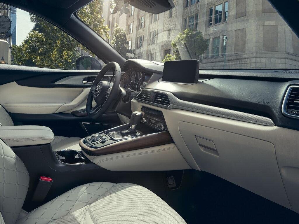Оформление салона Mazda CX-9 