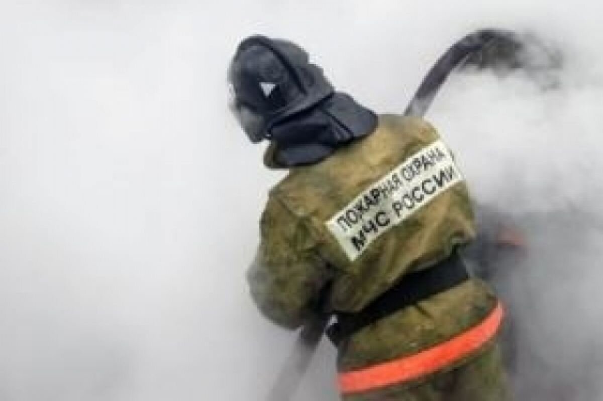    В Волгоградской области горит рынок на площади 700 кв. метров