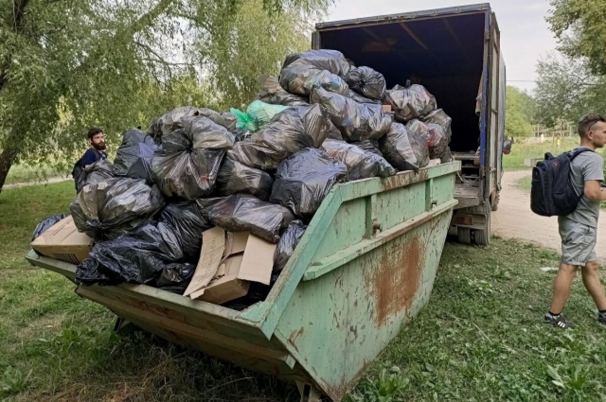    В Ландшафтном парке Тьмака в Твери убрали мусор после фестиваля