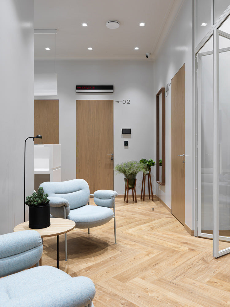 Интерьер стоматологической клиники La Metamorphose по дизайну бюро Special Style.