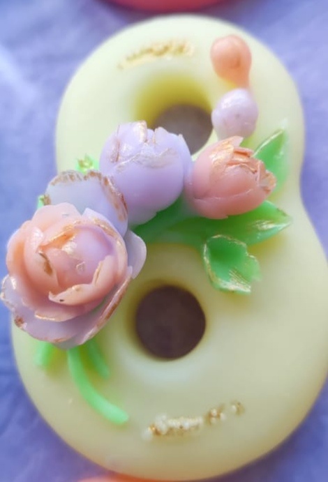 Восьмёрка из мыла ручной работы 