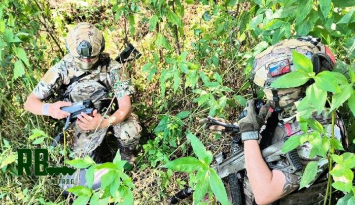 Военнослужащие армейского спецназа Вооружённых сил России в зоне проведения СВО, источник – Телеграм-канал Работайте, братья! 