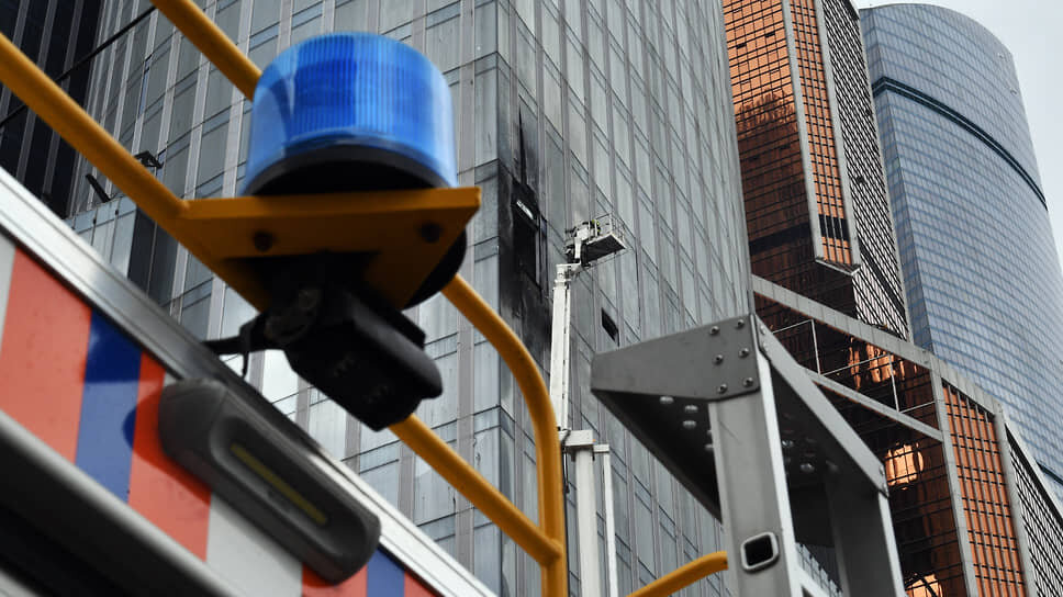    Последствия падения дрона в «Москва-Сити» Антон Новодерёжкин/Коммерсантъ