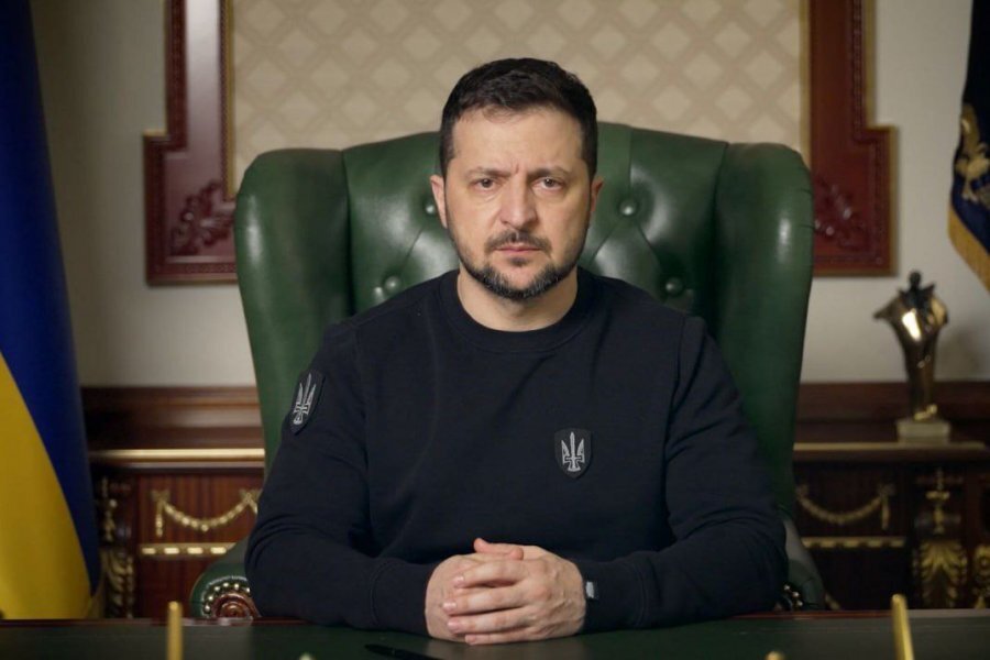 Куда не кинь - всюду клин. Это точнее всего объясняет происходящее на Банковой