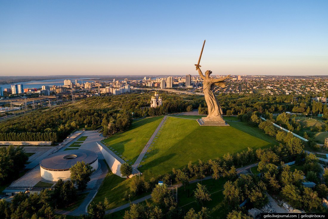 Узнали? Визитная карточка Волгограда- Сталинграда.