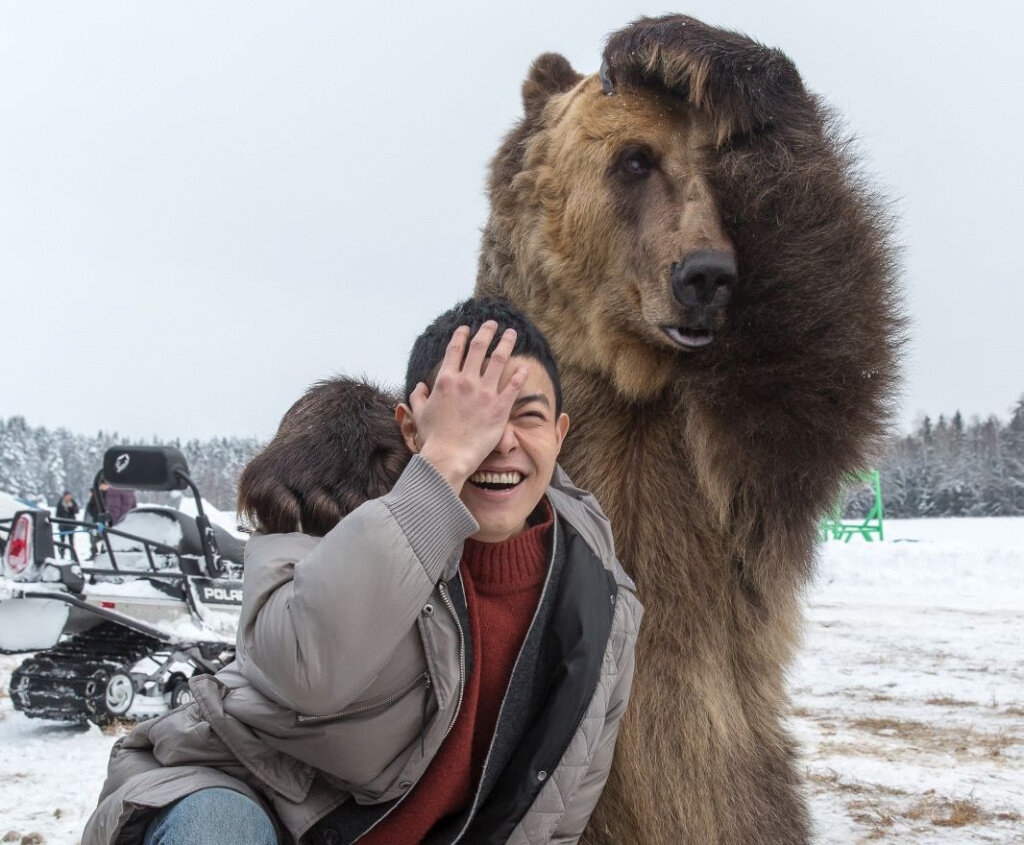 Актёры развлекались между съёмок "Как я стал русским"