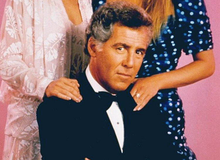 Источник фото: https://gorod.lv/novosti/301640-umer-ispolnitel-roli-sisi-v-santa-barbare