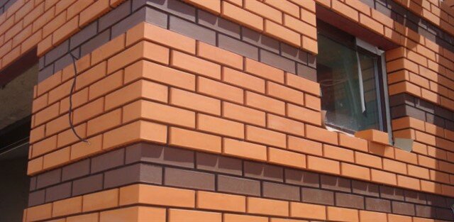 Кирпичный фасад