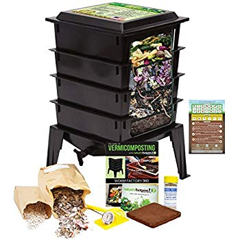 Бытовой вермикомпостер.  Можно сделать примерно то же из подручных материалов