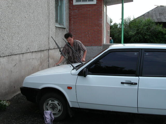 на фото наша первая машина, 2003 год