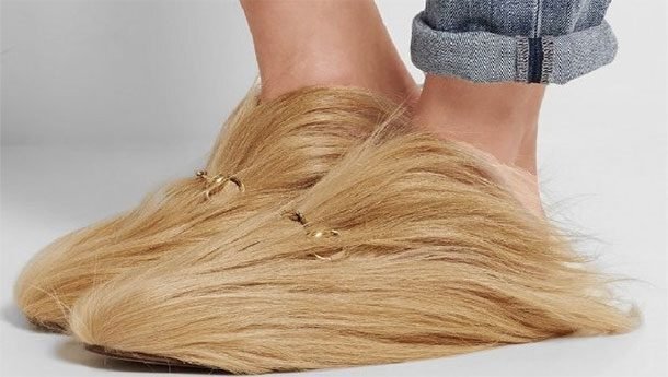 
Это будет стоить вам около 1800 долларов, чтобы выглядеть так, будто на ваших ногах расположились два живых существа.
