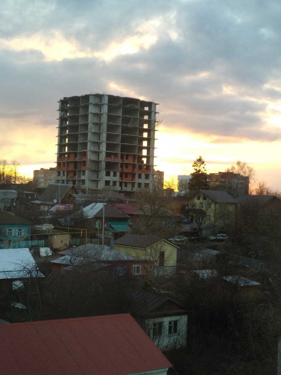 И из моего окна стройка та вот так видна!