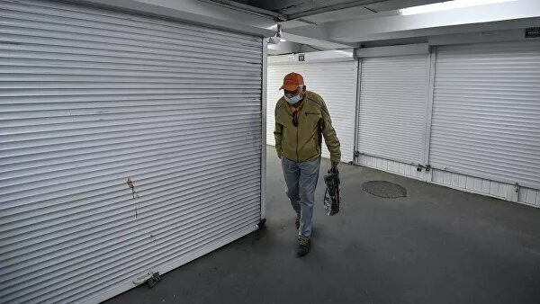 Накануне Попова рассказала, что россияне уже прошли два инкубационных периода коронавируса, однако говорить о возврате к нормальной жизни можно будет только после окончания третьего.Вчера, 16:59Вирусолог спрогнозировал сроки завершения пандемии коронавируса в РоссииТакже она выразила надежду, что стране удастся избежать пика, то есть, взрыва эпидемии.