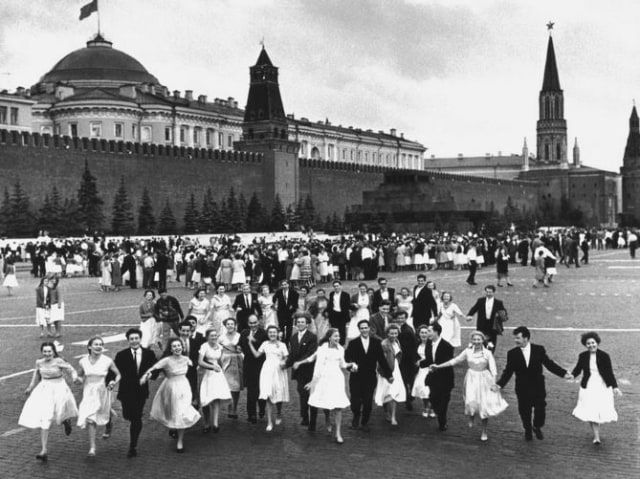 Выпускники 1941 года .Фото  сайта pikabu.ru