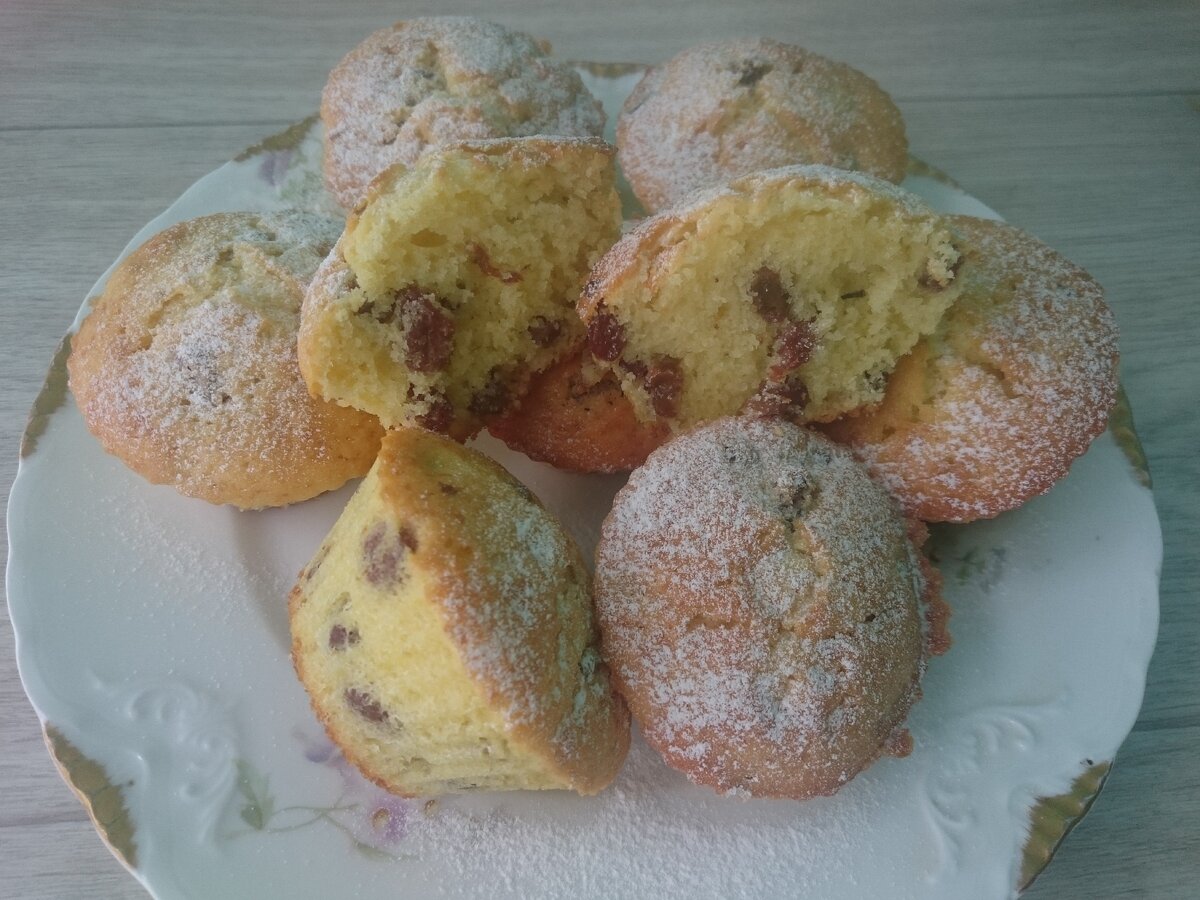 кексы с изюмом