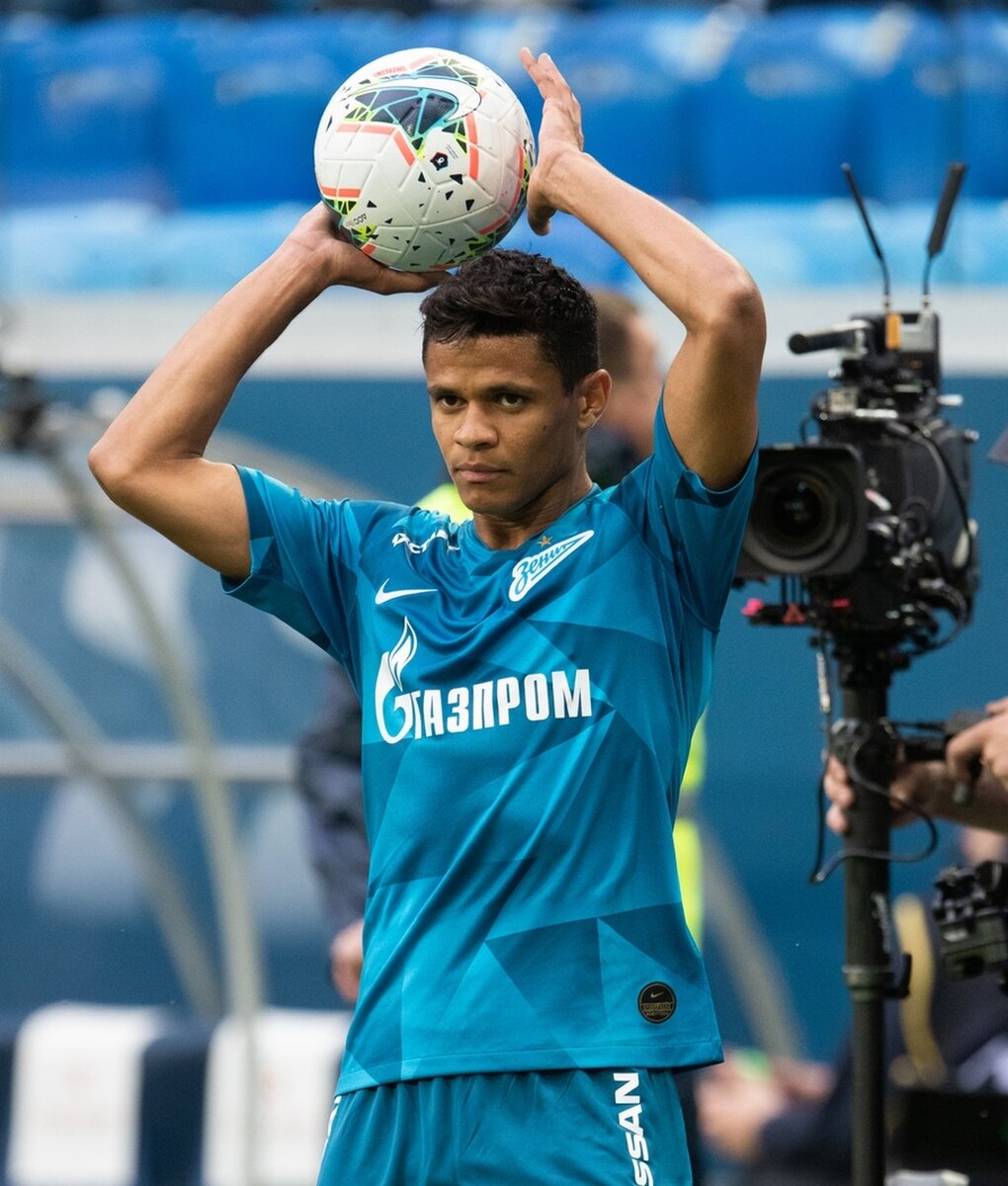 Дуглас Сантос