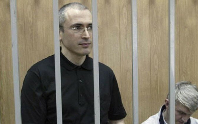 Источник: https://rus.err.ee/162230/mosgorsud-sokratil-srok-hodorkovskomu-i-lebedevu