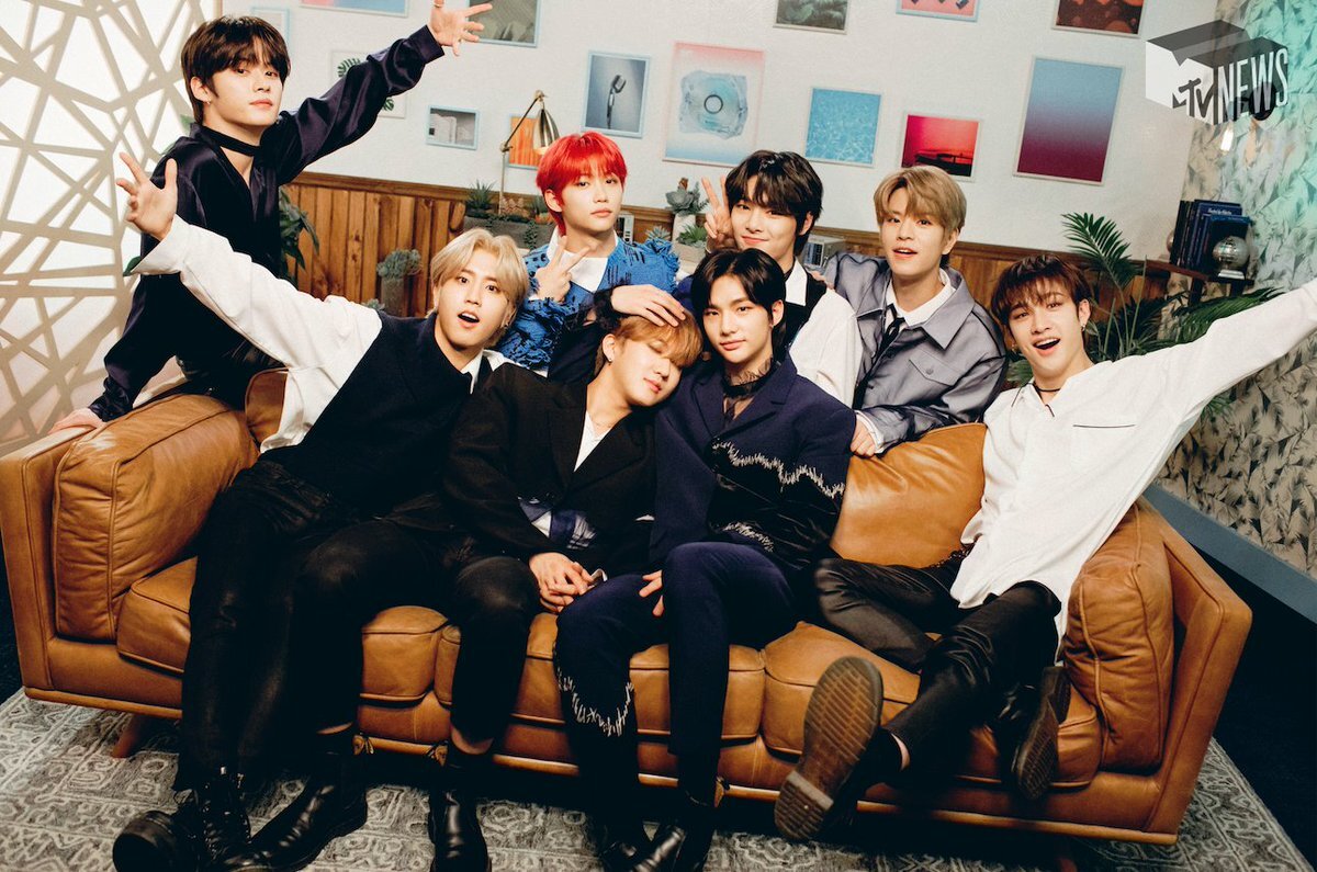 Сериал Воссоединение сумасшедших соседей/Crash! Insignificant Roommates Reunion