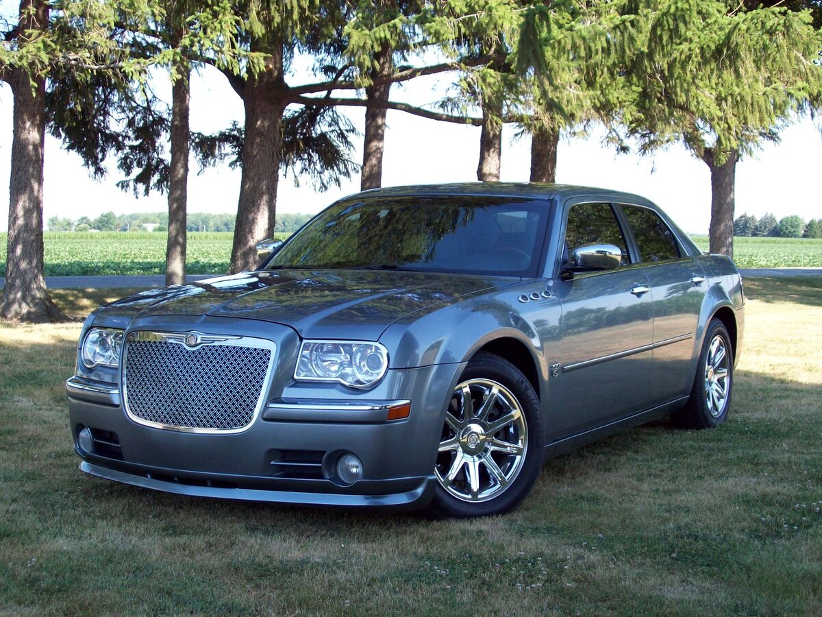 Р¤РёРѕР»РµС‚РѕРІС‹Р№ Chrysler 300c