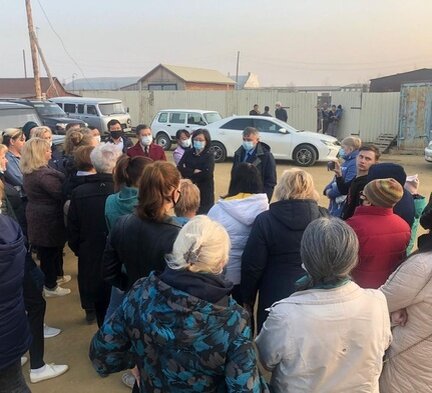 Сардана Авксентьева на встрече с жителями микрорайона Марха  Фото:instagram