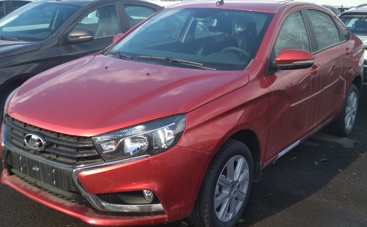 Пример внешнего вида комплектаций Luxe/Luxe Multimedia