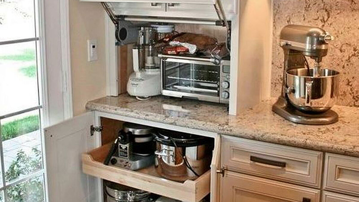 Хранение на маленькой кухне.