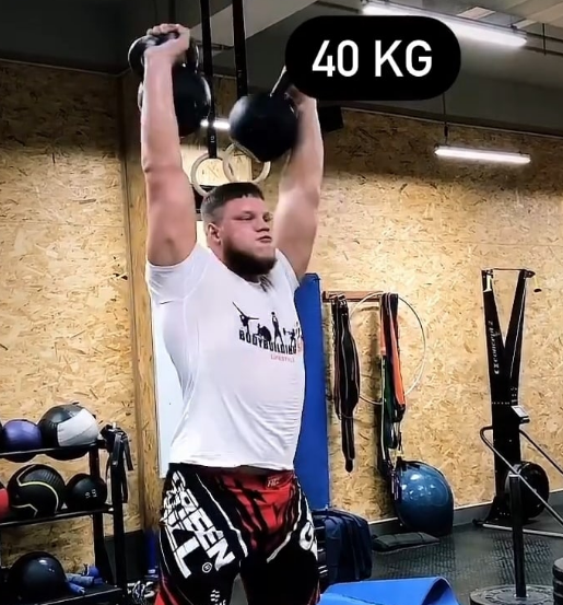 Григорий Пономарев, 24 года, вице-чемпион мира по ММА